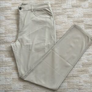 [Vuori] Meta Pants men’s size 34 (32 inseam) light Khaki
